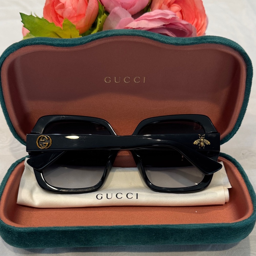 Authentic Gucci Black Sunglasses with Gold Accents - Picture 2 of 14